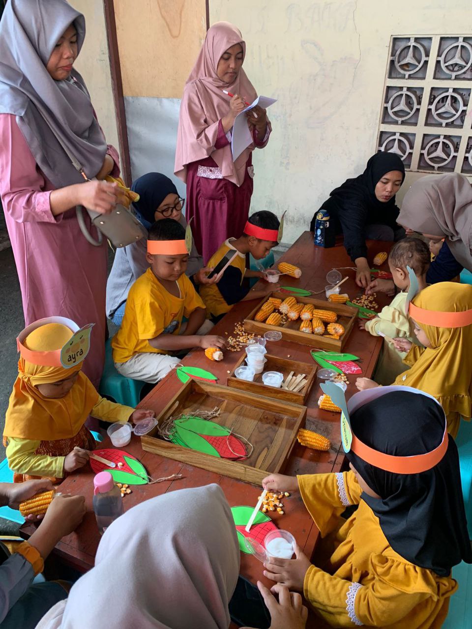 Anak-anak belajar di PAUD Insan Muda Mulia 1